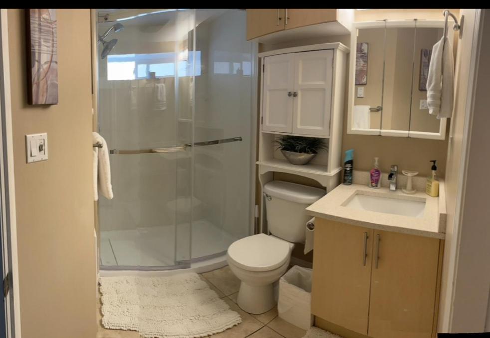 Cozy And Modern 3 Bedroom In Central Location! Victoria Exteriör bild
