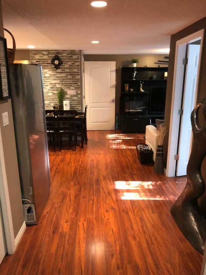 Cozy And Modern 3 Bedroom In Central Location! Victoria Exteriör bild
