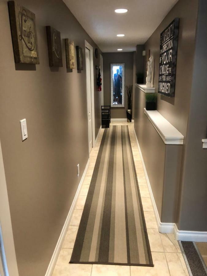 Cozy And Modern 3 Bedroom In Central Location! Victoria Exteriör bild