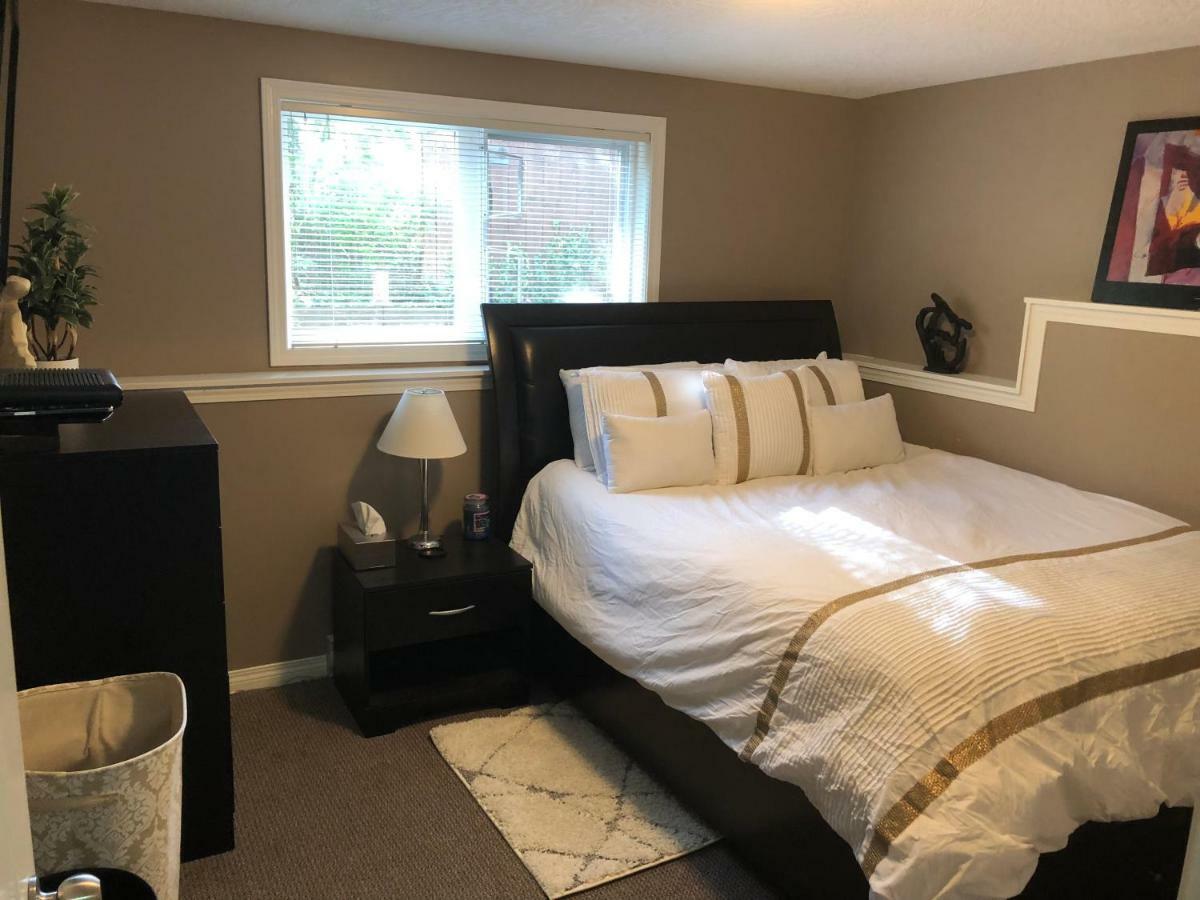 Cozy And Modern 3 Bedroom In Central Location! Victoria Exteriör bild
